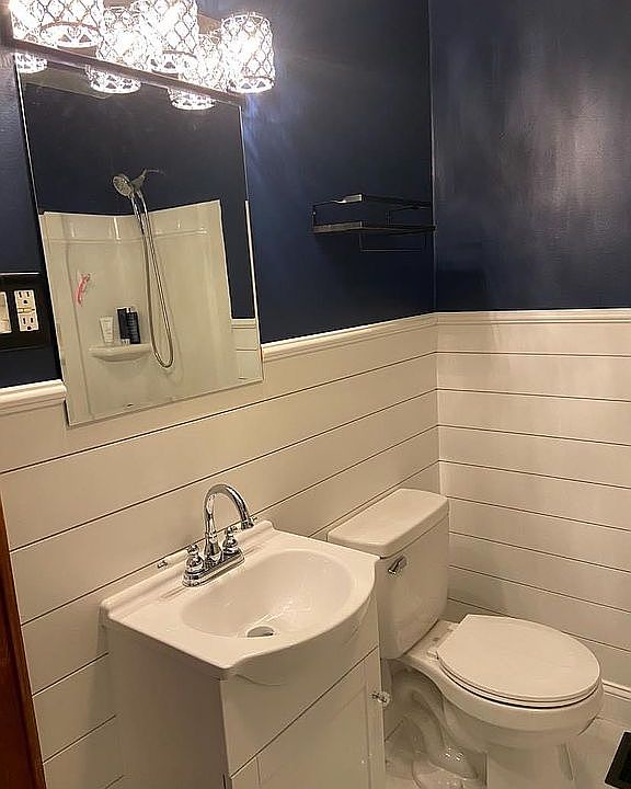2nd image of 641 Laurel St