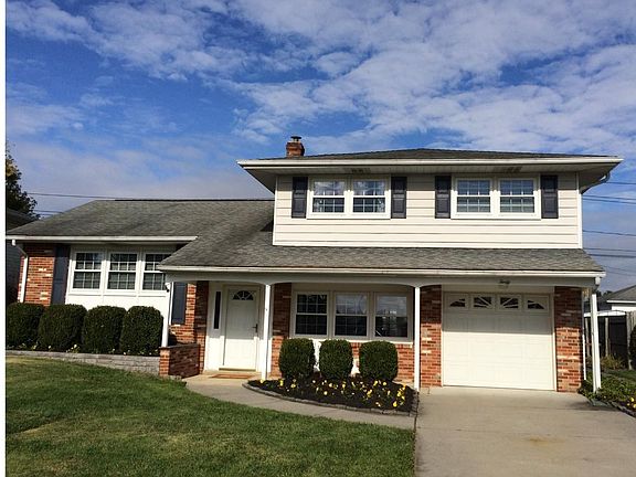 2nd image of 40 White Clay Cres