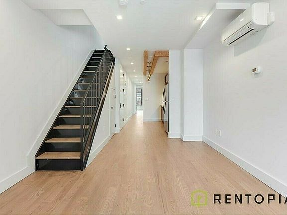 4th image of 144 N 11th St #4N