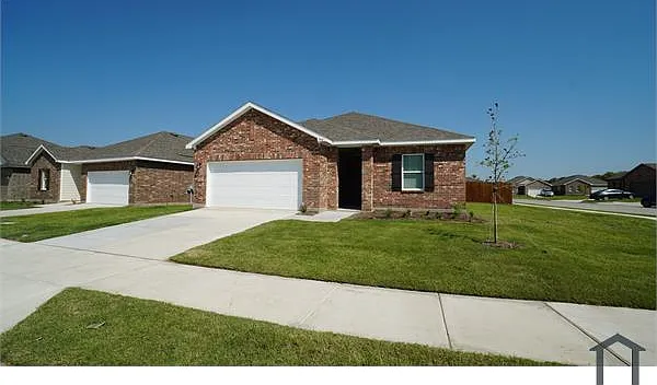 794 Yorkshire Dr — Photo 1