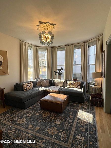 3rd image of 25 Brookside Avenue