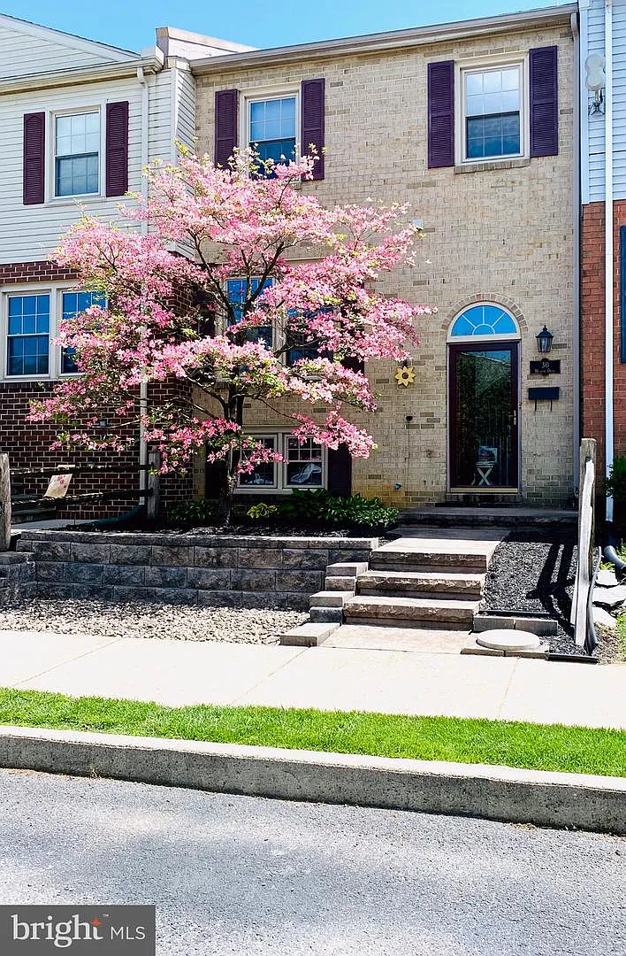30 Meadow Dr photo 1