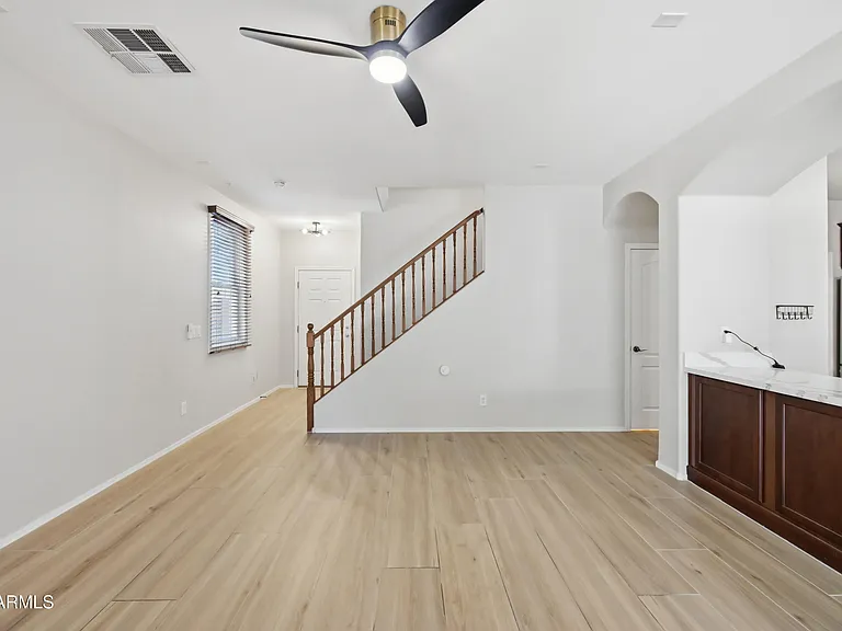 2250 E Wayland Dr — Photo 15