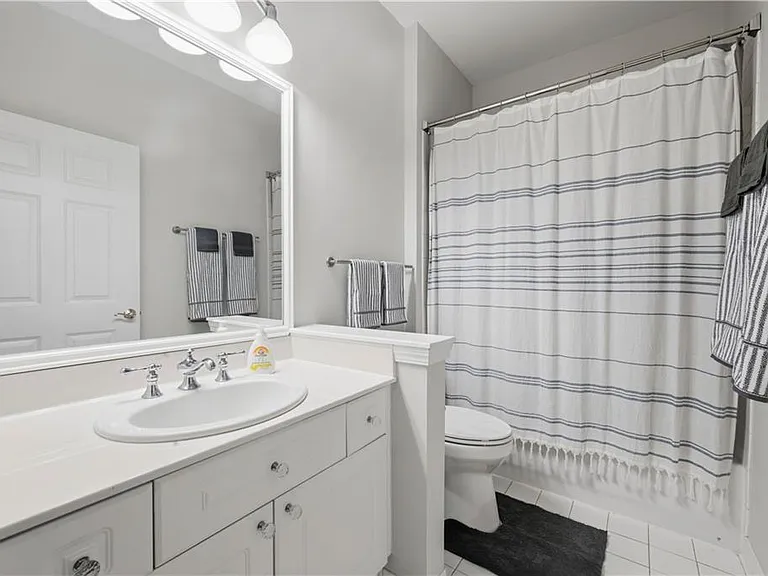 424 Lindbergh Dr NE #208 — Photo 11