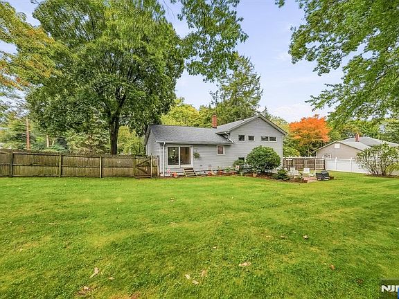 4th image of 46 Standish Road