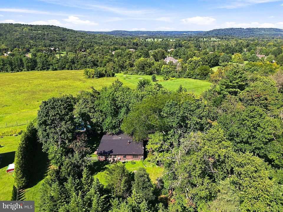 1st image of 195 Woodhill Rd