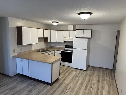 4 bed, 1000 sqft, $1,395 — Photo 1