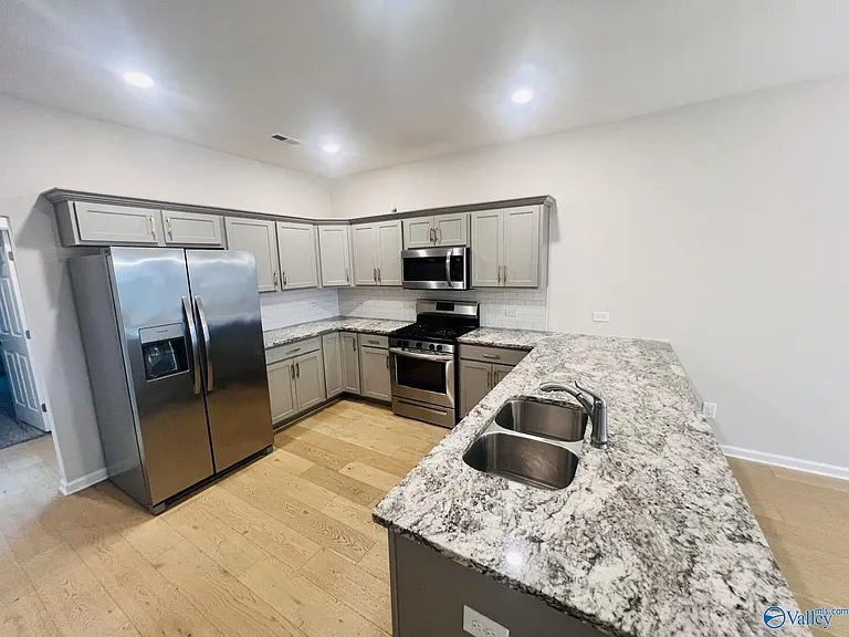 16423 Demi Dr — Photo 7