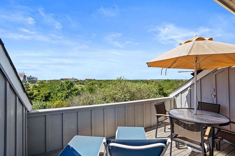 2062 Montauk Hwy Unit #25, Amagansett, NY 11930 | Out East
