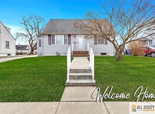 83 Warner St, Fords, NJ 08863