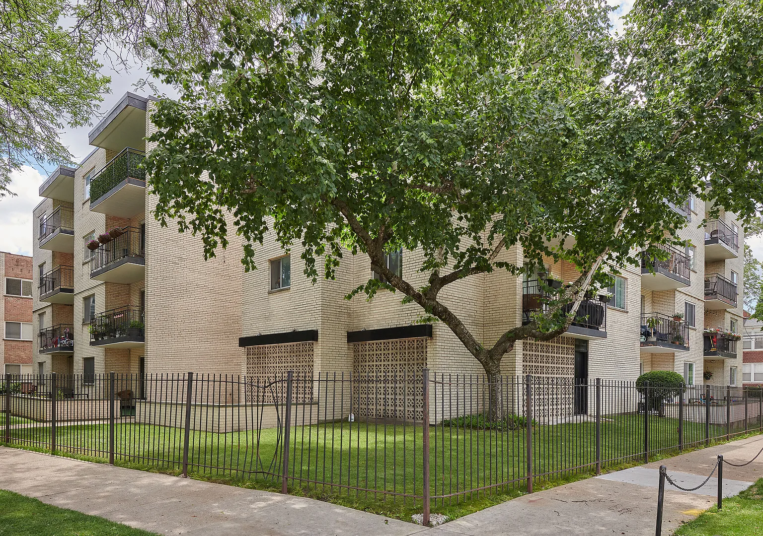2 bed, 1.5 bath, $2,300 — Photo 1