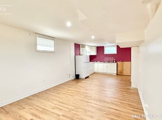 28 Terrace Ave #2, Toronto, ON M2R 1E9