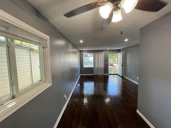 3rd image of 4913 Culver St