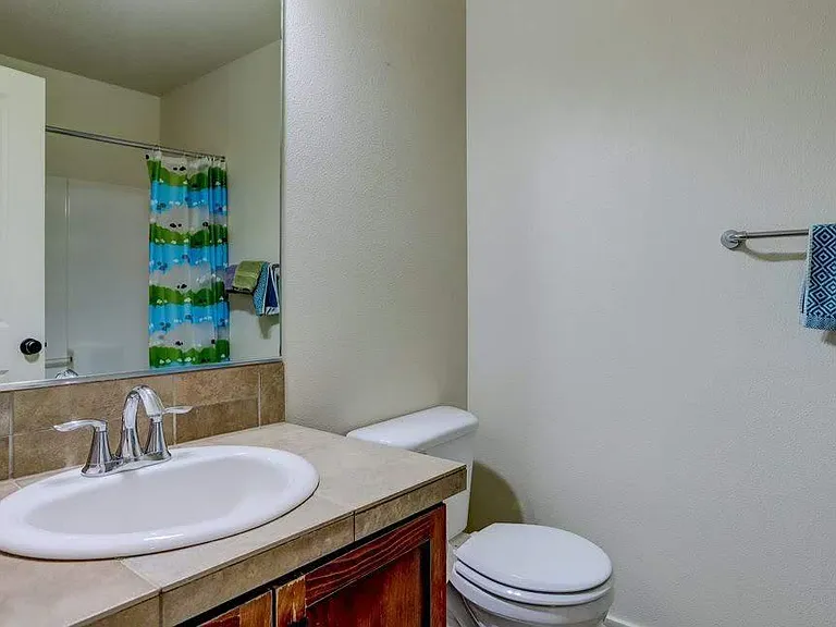 783 NE Adwick Dr — Photo 21