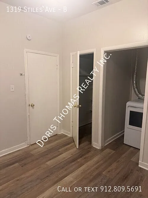 Nice 2 bedroom 1 bath Apt Midtown Savannah — Photo 3