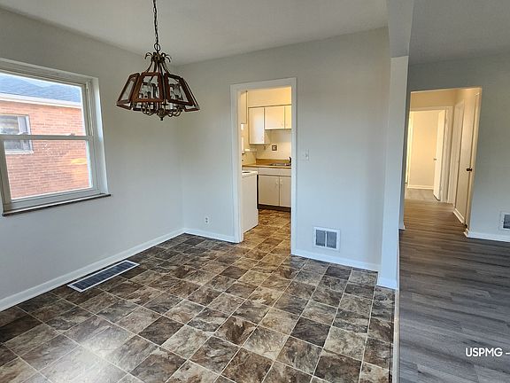 3rd image of 65 Brookwood Ave #3