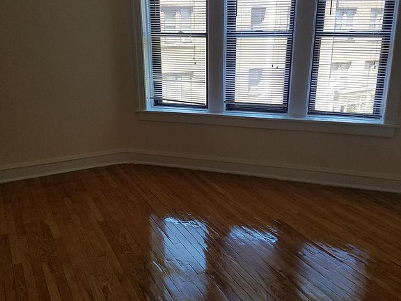 3rd image of 1333 W Estes Ave APT 15