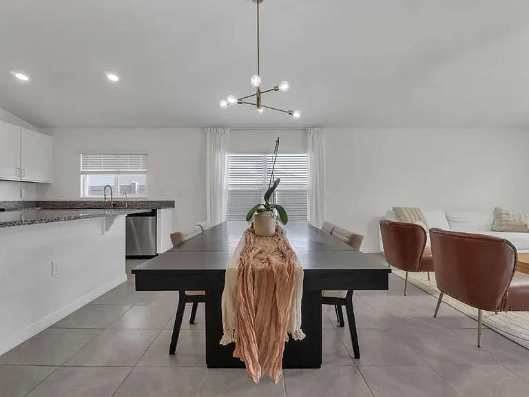 3800 Whitetail Ct — Photo 3