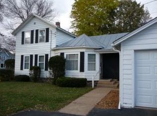 419 N Jefferson St, Waupaca, WI 54981