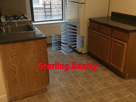 4th image of 2371 28th St