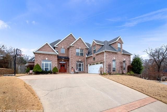 1st image of 4111 NE Cadbury Ave