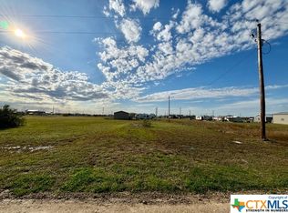 82 Mullet Ln, Palacios, TX 77465