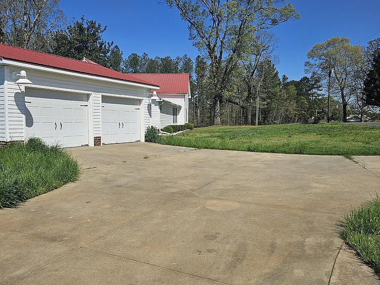 104 Finley Rd — Photo 7