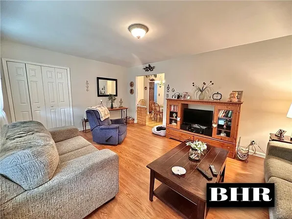 2019 Pearson Street image 1 of 12