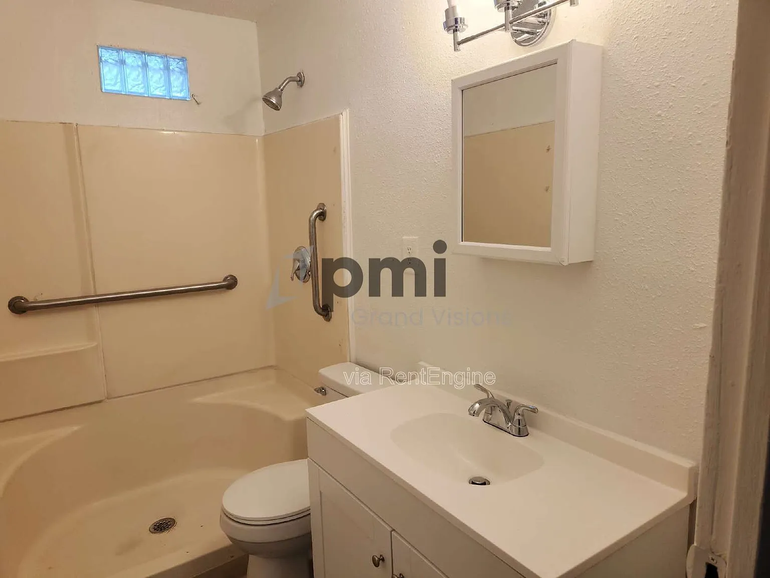 2 bed, 1.0 bath, 768 sqft, $900 — Photo 3