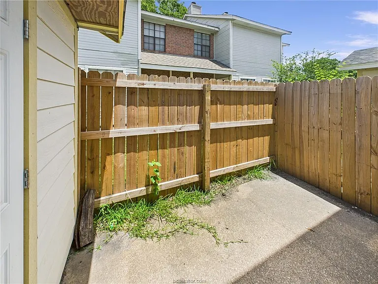 1104 Verde Dr #A — Photo 11