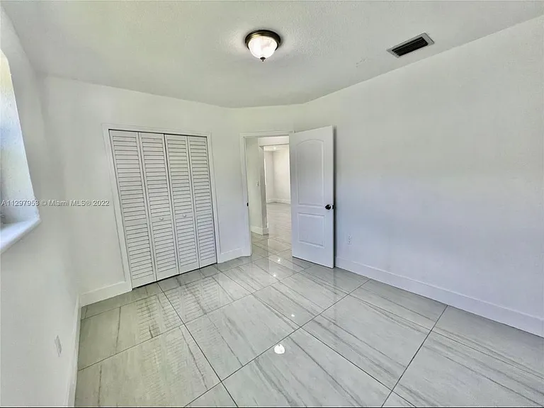 917 NW 103rd St #917 — Photo 16