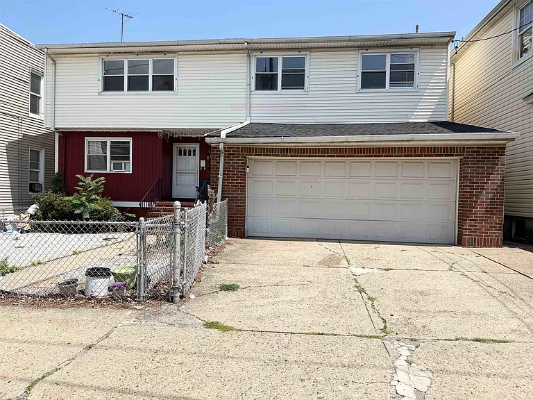 60 Williams Ave — Photo 1
