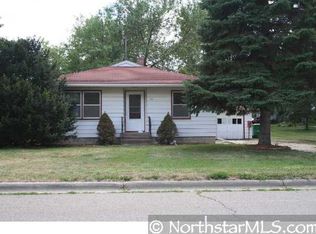 218 5th Ave NE, Hutchinson, MN 55350
