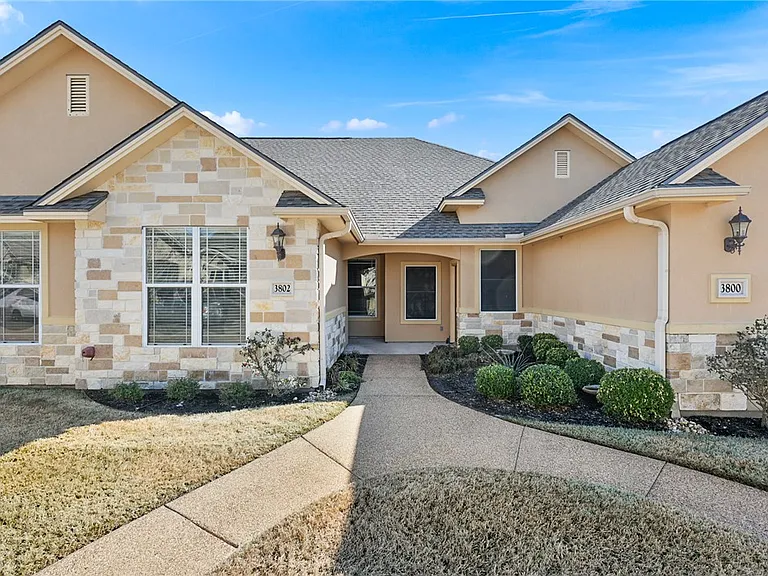 3802 Blackhawk Ln — Photo 1