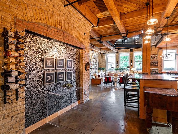 5th image of 904 E Pearson STREET #104