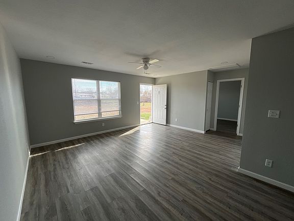 4th image of 1208 Jones Ave