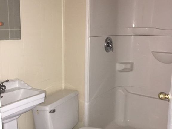 3rd image of 1402 N Elm St #58513FFCF