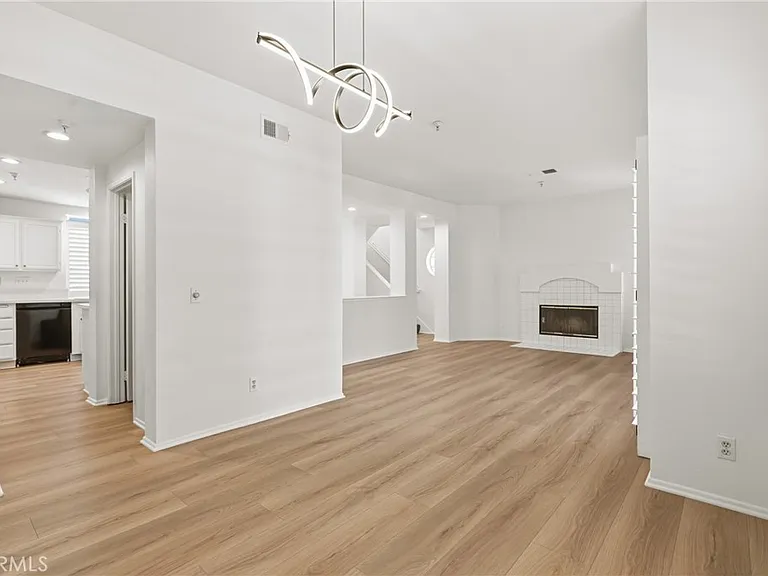 14075 Lemoli Ave — Photo 16