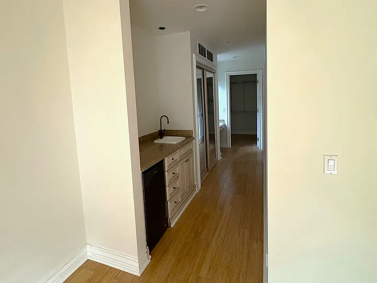 2334 Benedict Canyon Dr — Photo 21