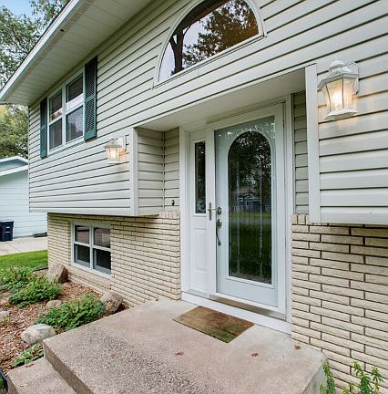 4th image of 26641 Feriday Ave