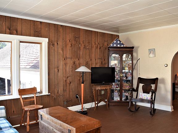 3rd image of 25389 W Rockford St