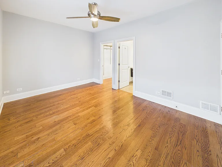 4917 S Prairie Ave #3 — Photo 16