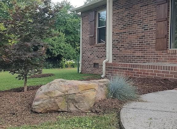 3rd image of 3495 Spence Ln
