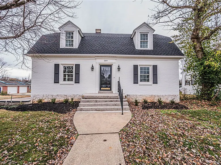 509 University Dr — Photo 1