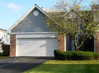 755 Hoover Dr, Carol Stream, IL 60188