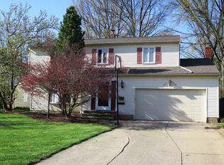 25888 Keats Dr, North Olmsted, OH