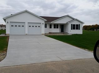 680 E Country Ln, Shipshewana, IN 46565