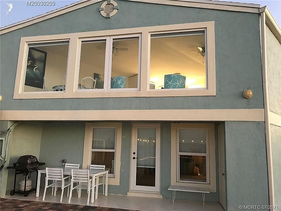 1st image of 10 Nettles Blvd