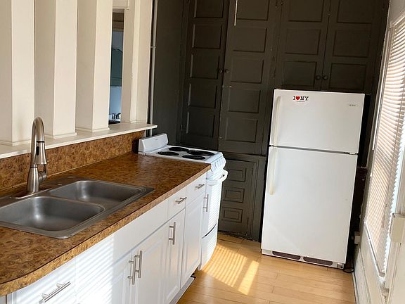 4th image of 661 Auburn Ave #3A