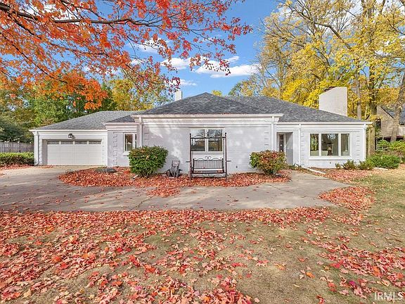 2nd image of 1010 Cherry Ln